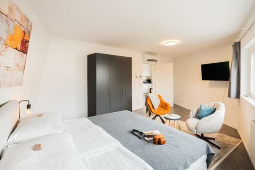 URBAN ISLAND I Riverside Apartments