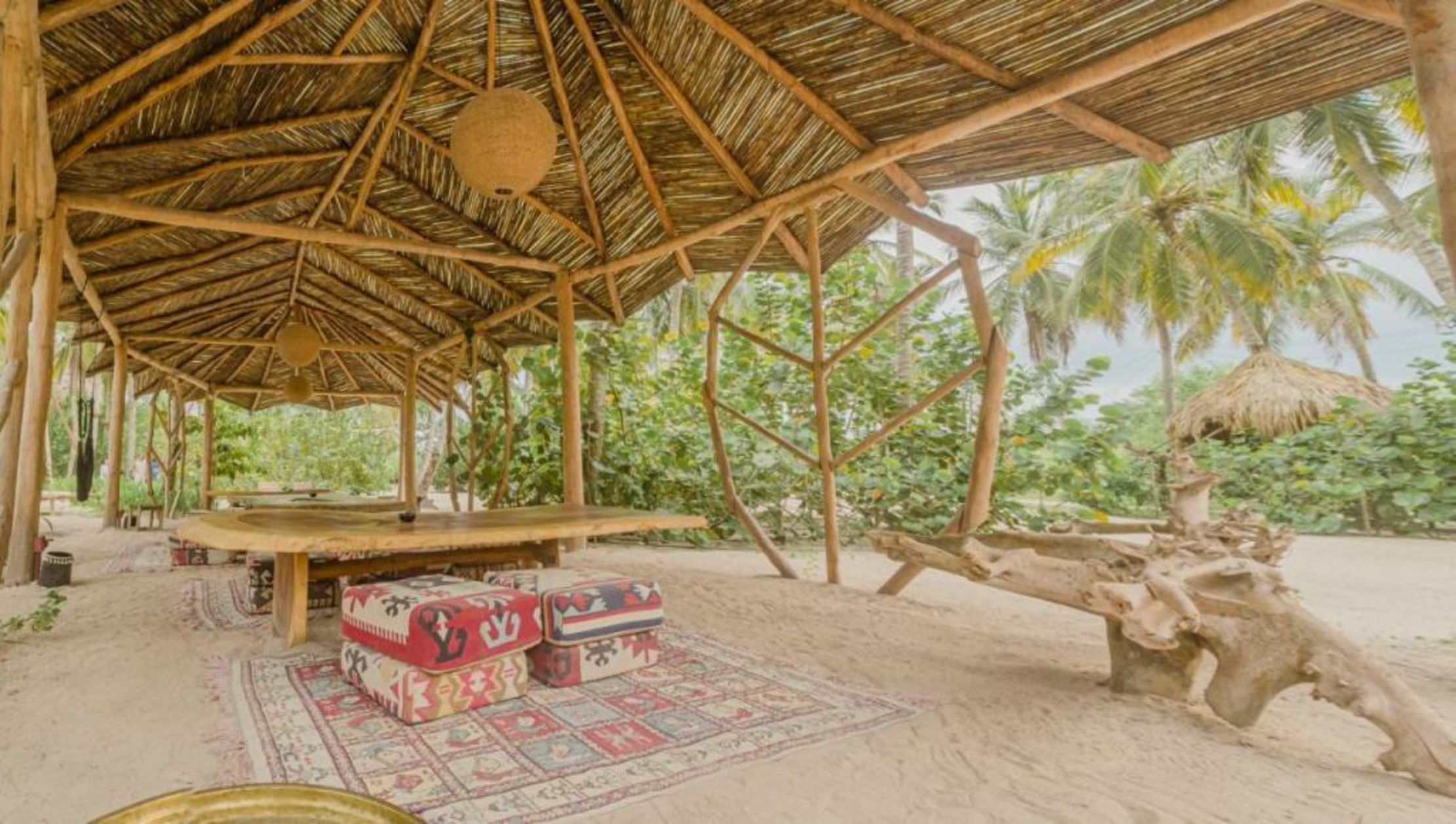 Éteka Slow Beach Hotel