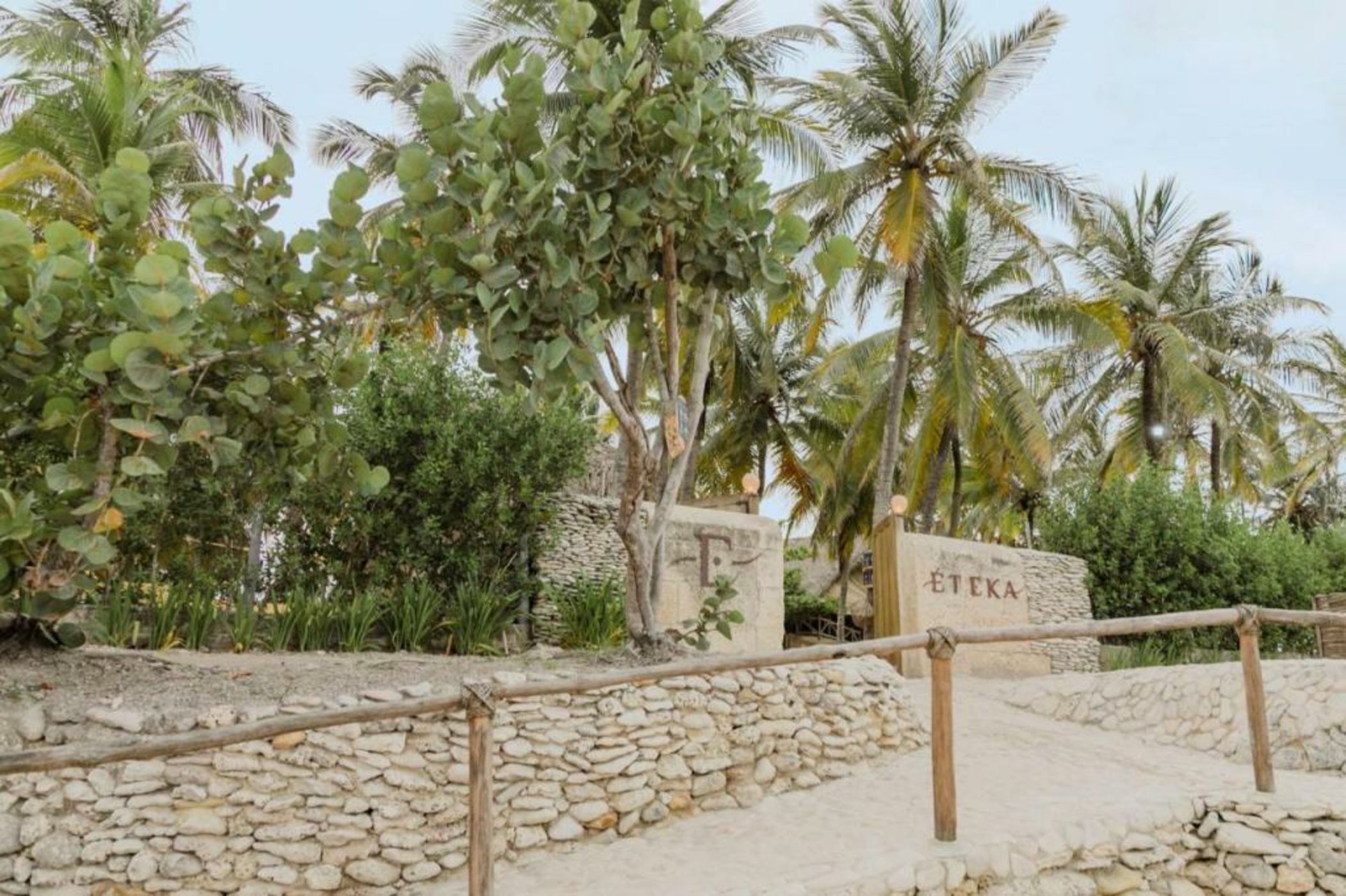 Éteka Slow Beach Hotel