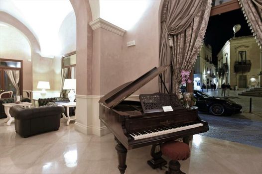 SANTA CHIARA SUITE HOTEL & SPA - Lecce