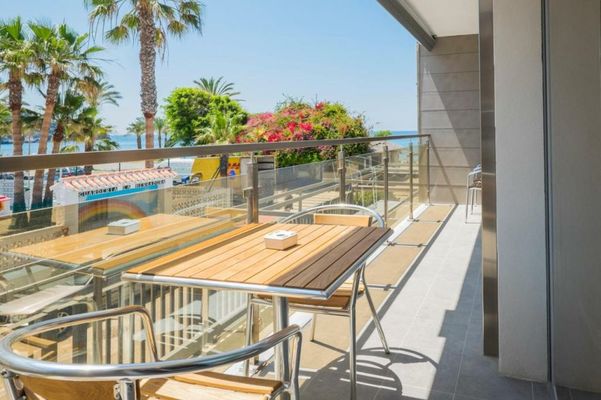 H Boutique la Caleta bay