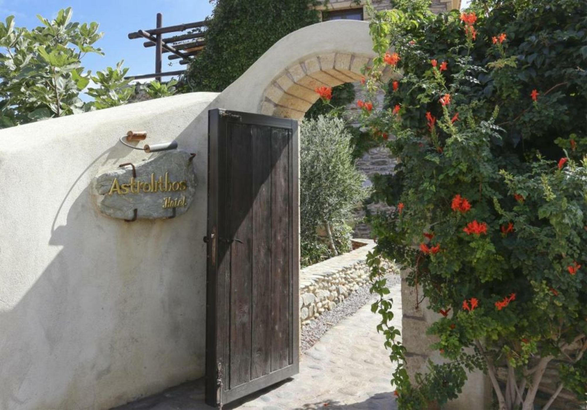 Astrolithos Boutique