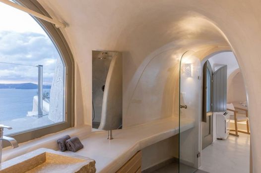 Athina Luxury Suites