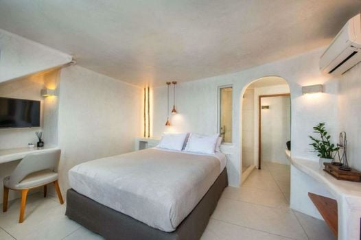 Athina Luxury Suites
