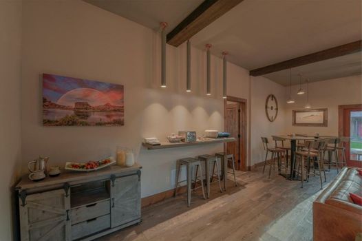Golden Stone Inn