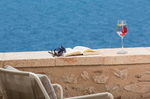 Moni Emvasis Luxury Suites