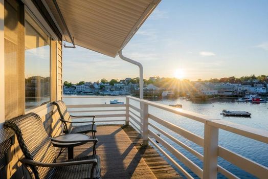 Boothbay Harbor Oceanside Inn