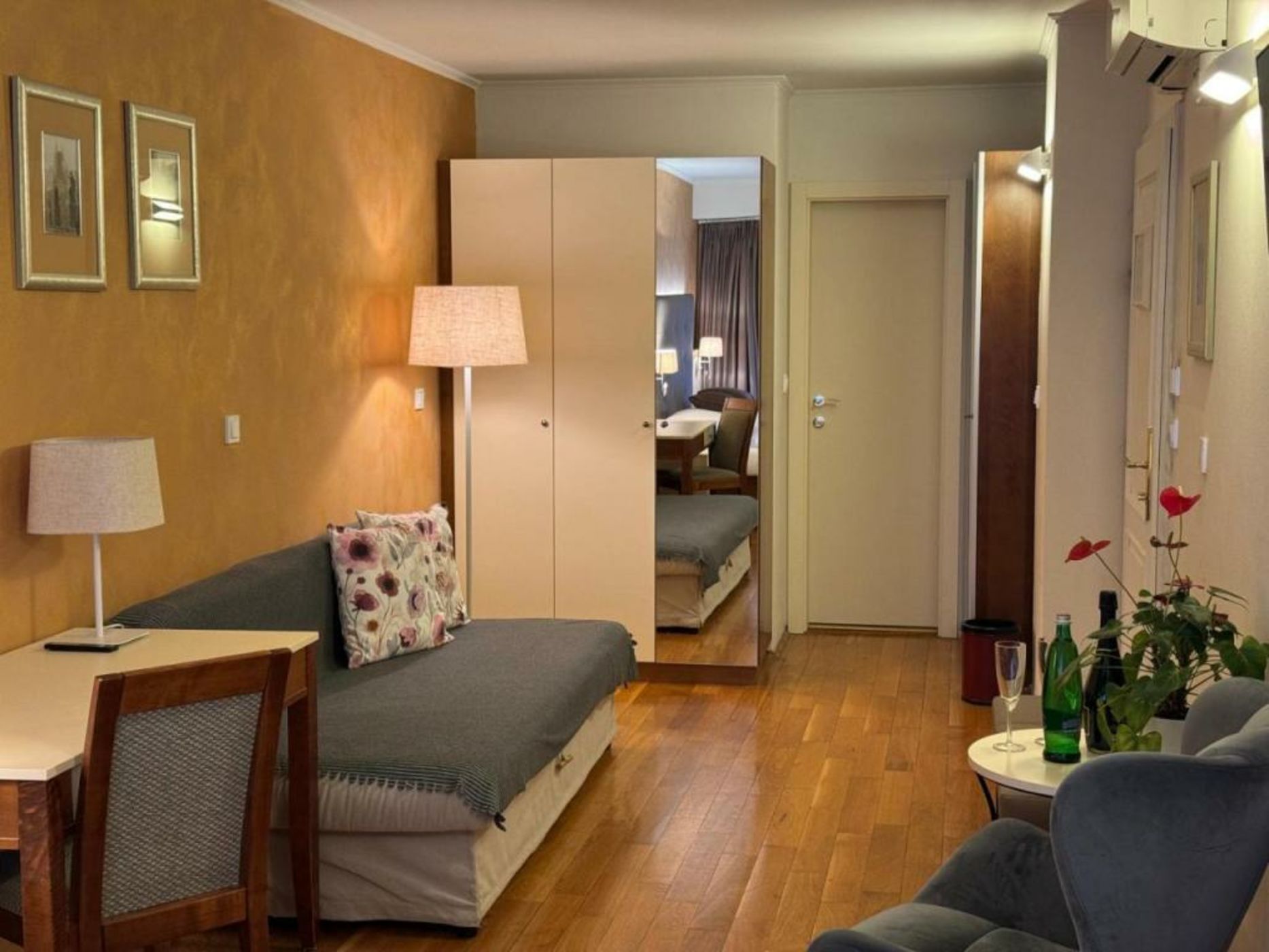 The Golden Wheel Hotel