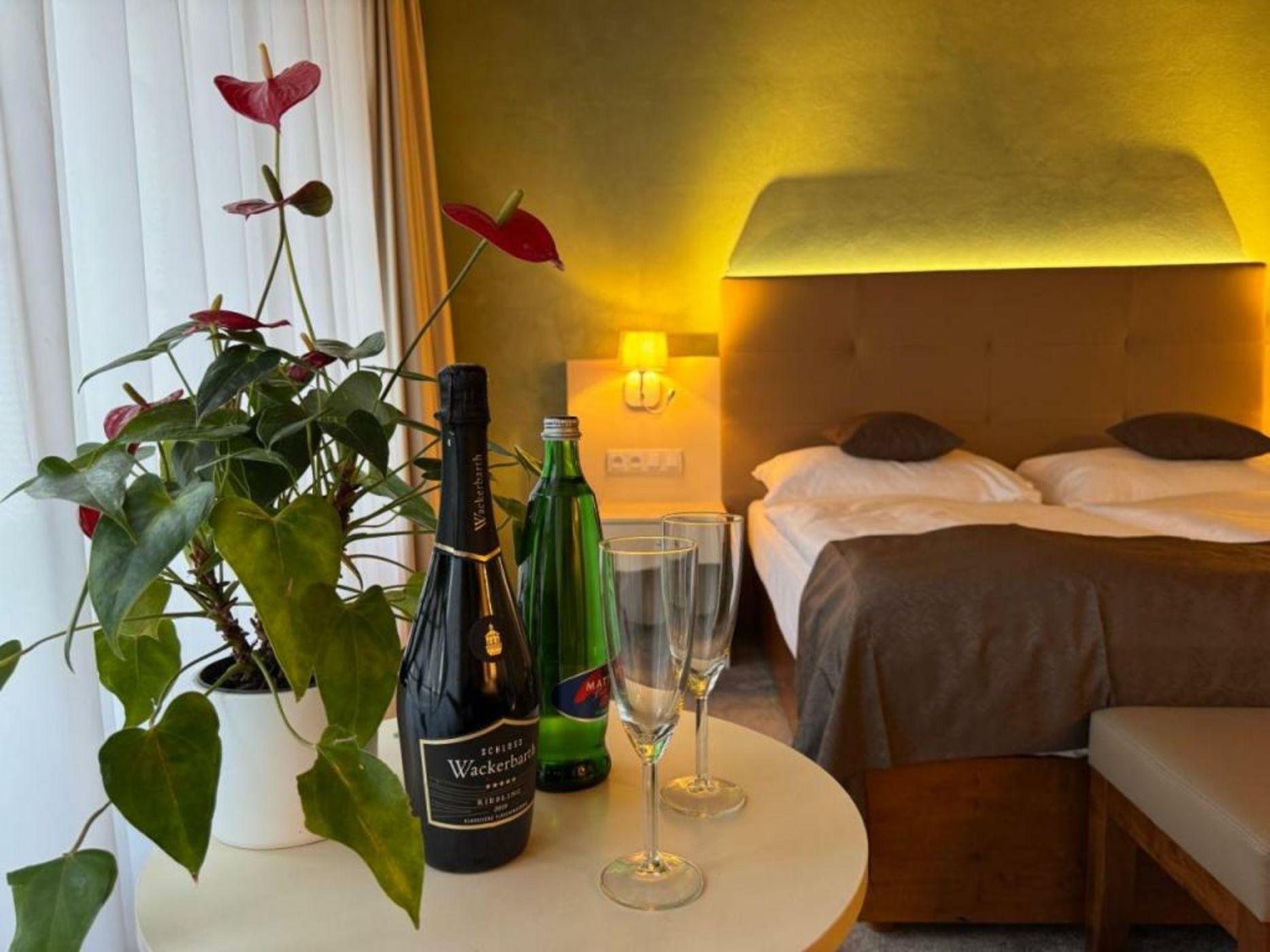 The Golden Wheel Hotel