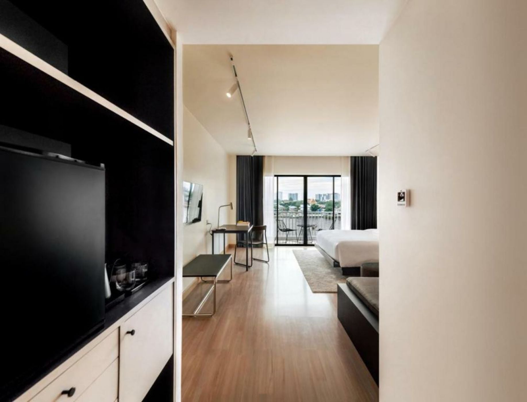 The StandardX, Bangkok Phra Arthit
