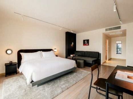 The StandardX, Bangkok Phra Arthit