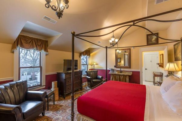 Steele Mansion Inn & Gathering Hub