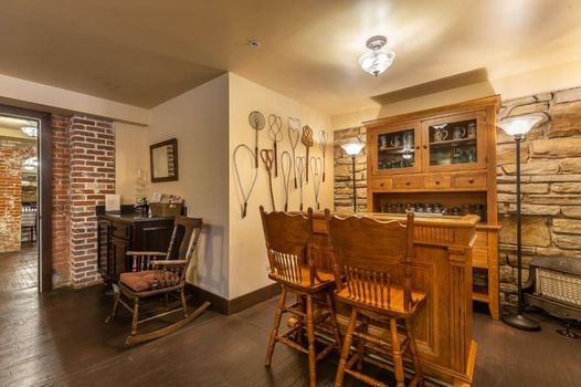 Steele Mansion Inn & Gathering Hub