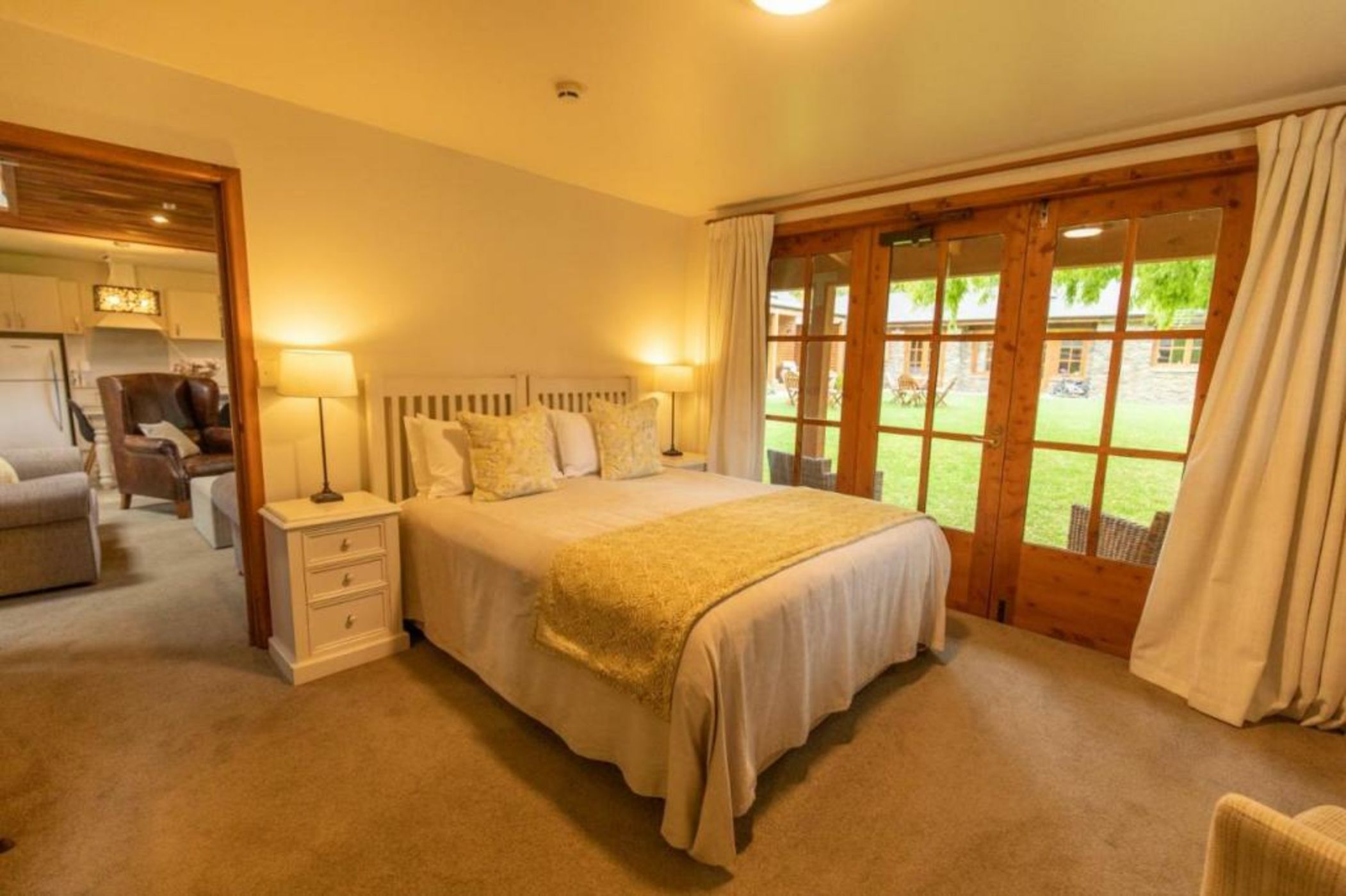 Wanaka Homestead Lodge & Cottages