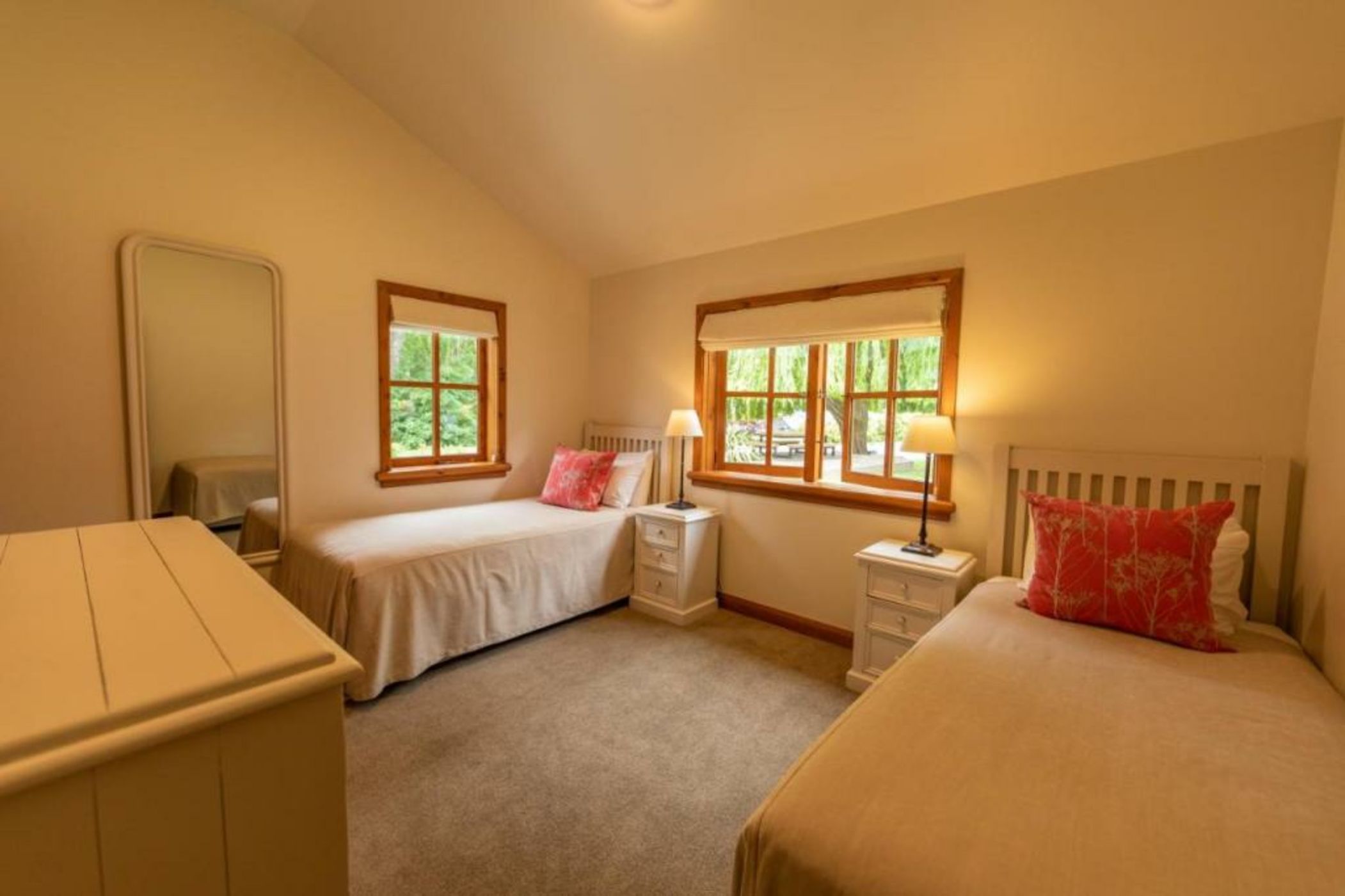 Wanaka Homestead Lodge & Cottages