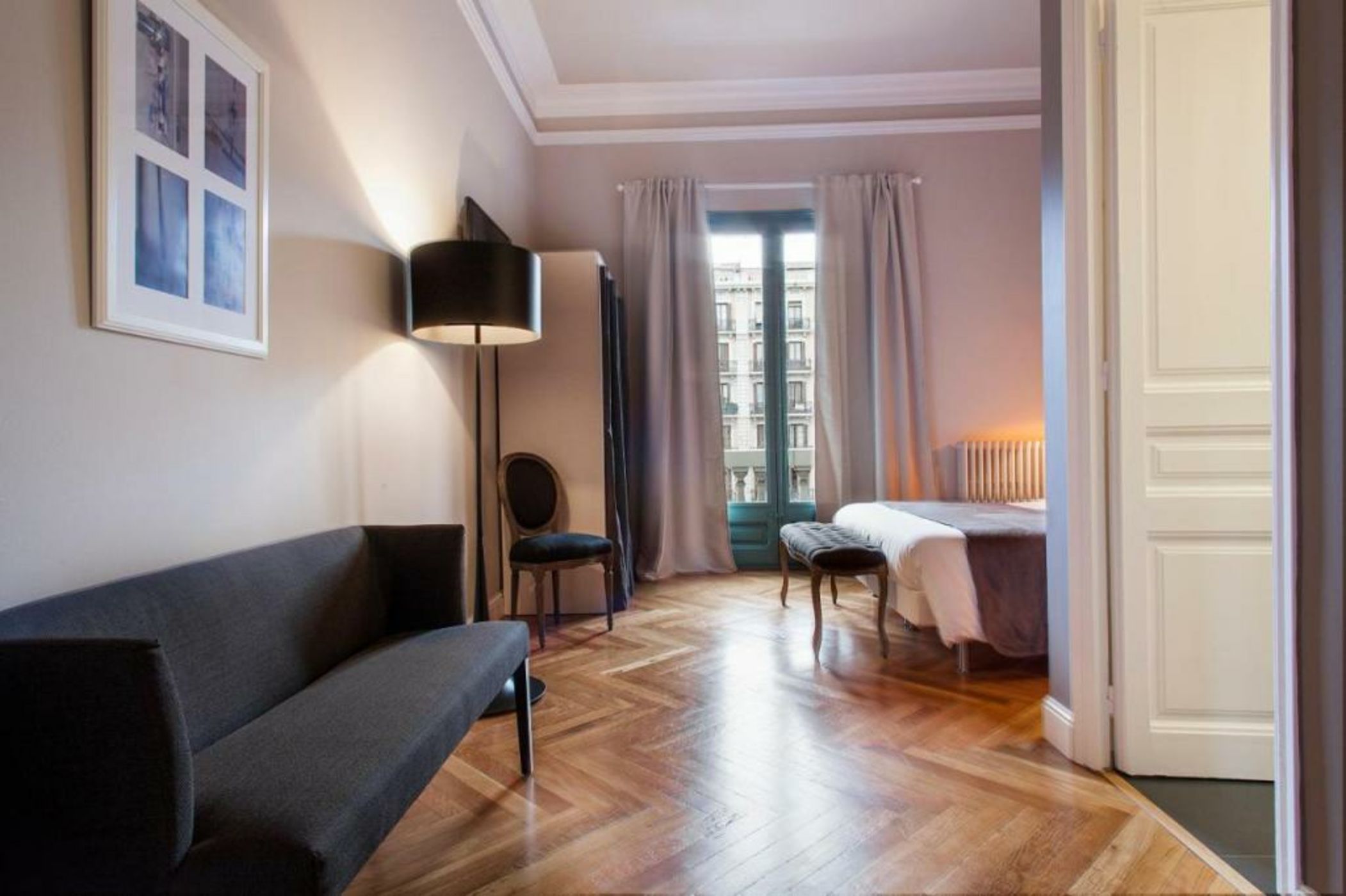 BacHome Gallery B&B