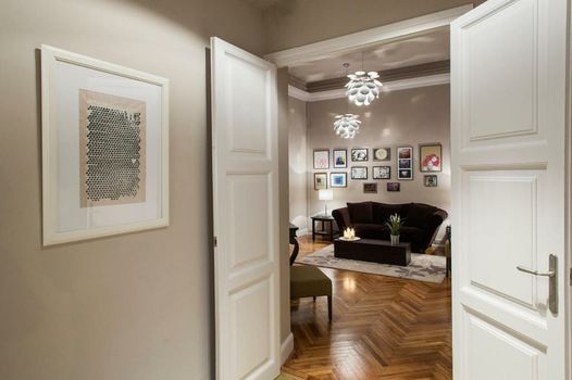 BacHome Gallery B&B