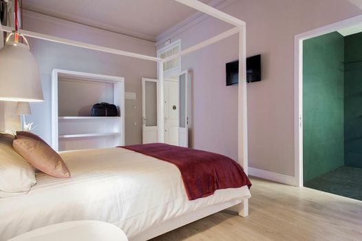 BacHome Gallery B&B