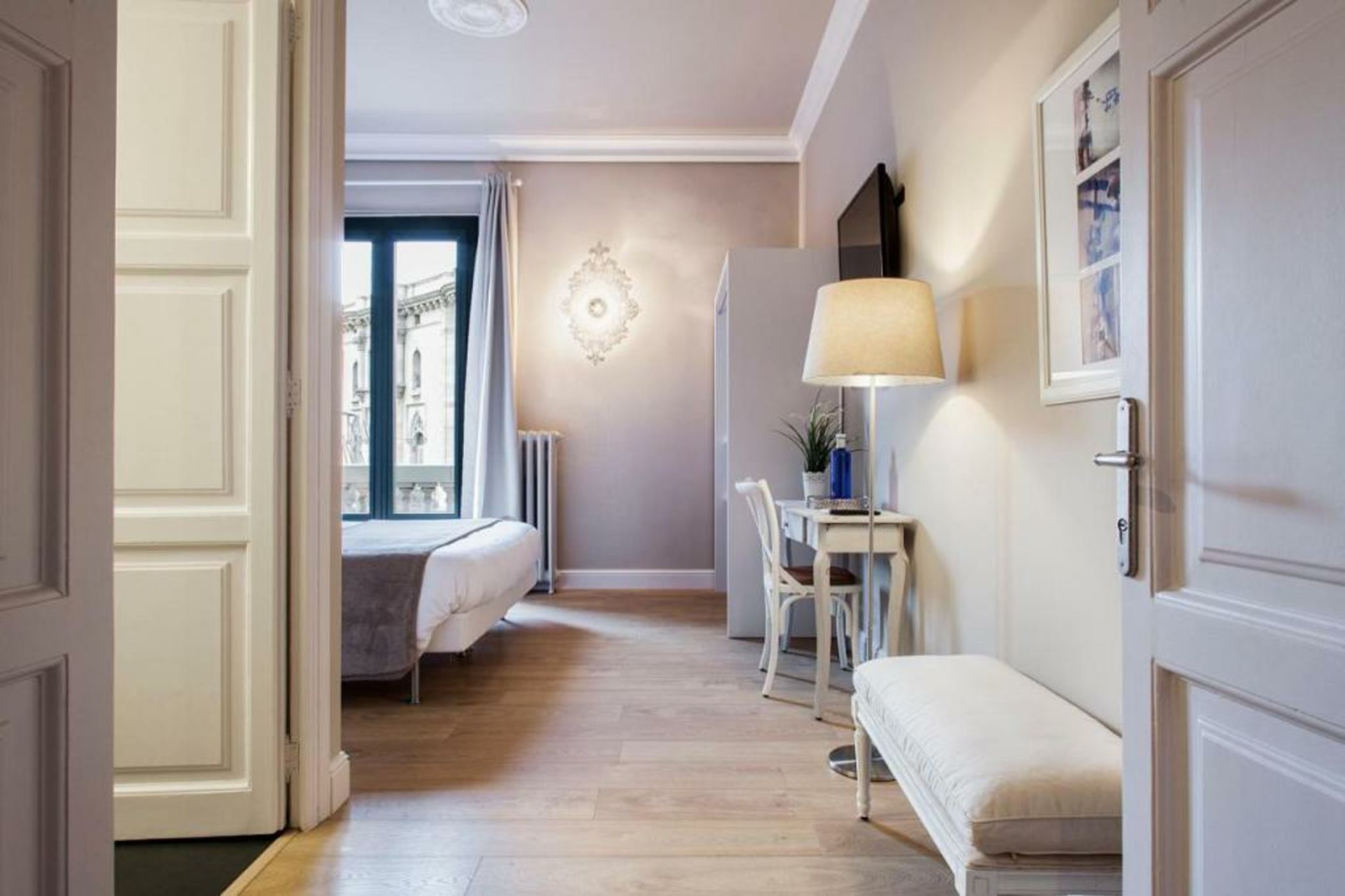 BacHome Gallery B&B
