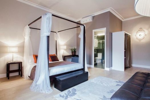 BacHome Gallery B&B