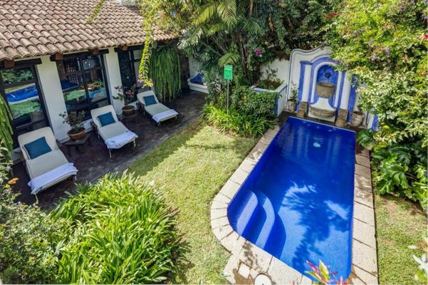 Casa Encantada by Porta Hotels