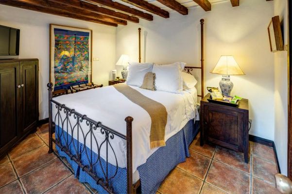 Casa Encantada by Porta Hotels