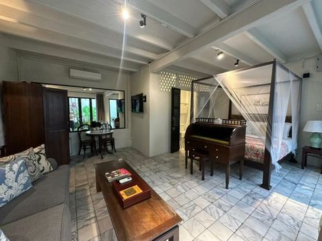 Muntri Mews