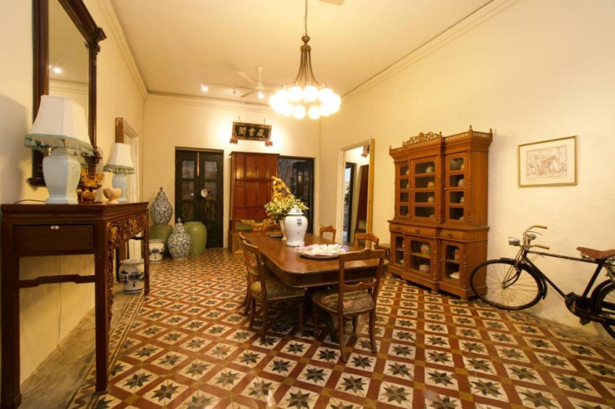 Muntri Mews