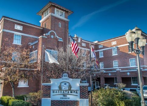 Hassayampa Inn