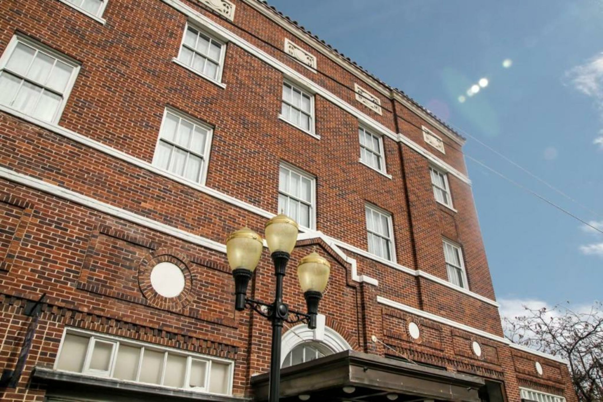 Hassayampa Inn