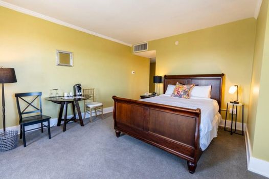 Inn on Broadway