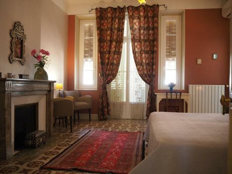 Maison Velvet
