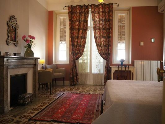 Maison Velvet