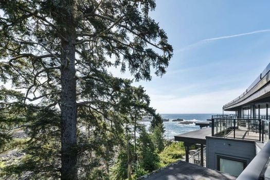 Black Rock Oceanfront Resort