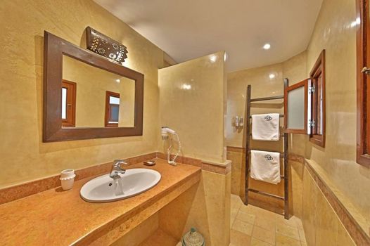 Riad Dar L'Oussia & SPA
