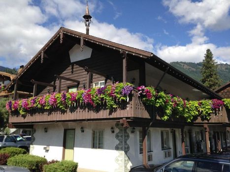 Linderhof Inn