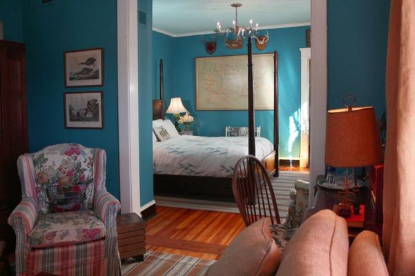 Inn at Court Square