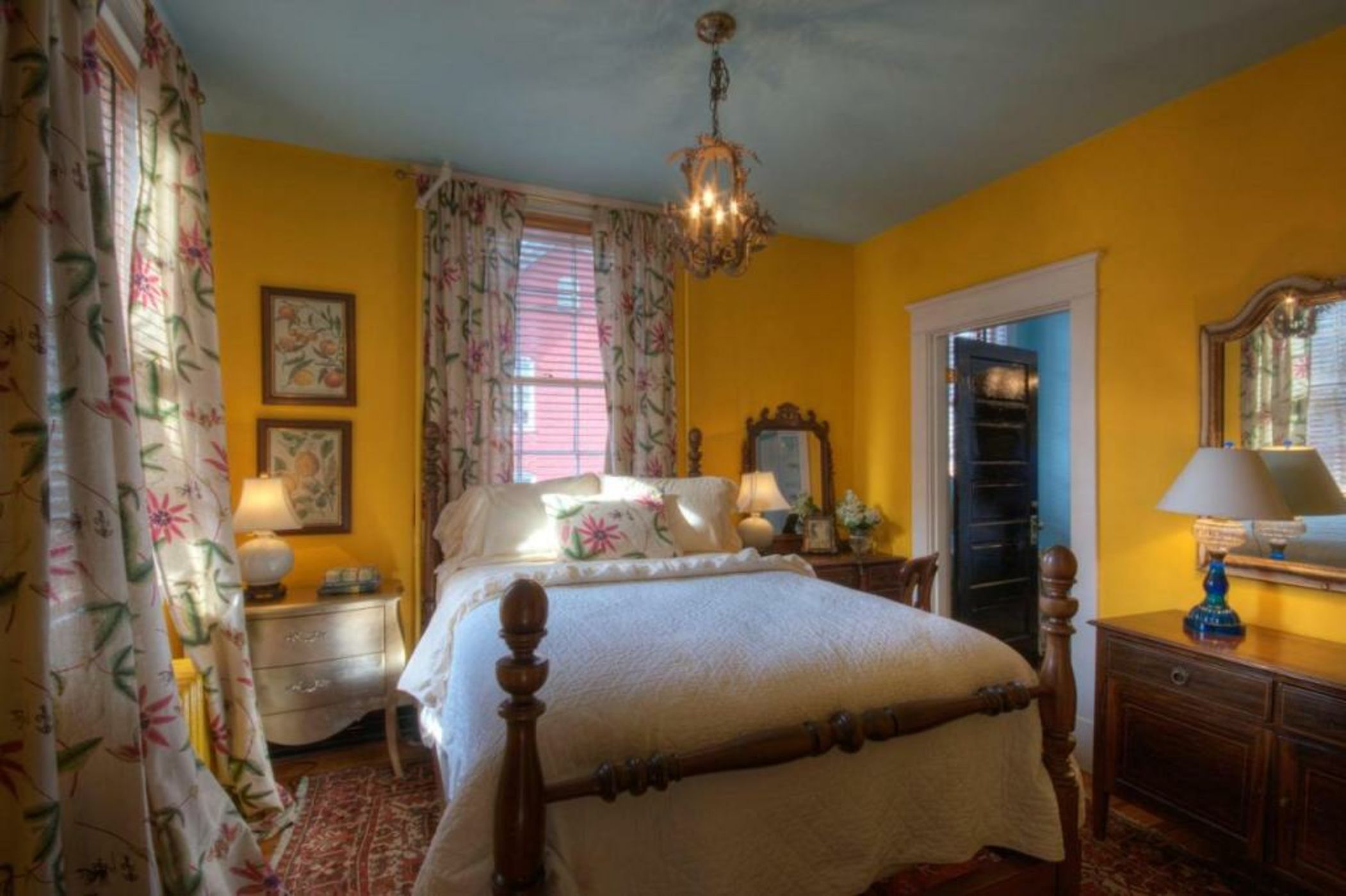 Inn at Court Square
