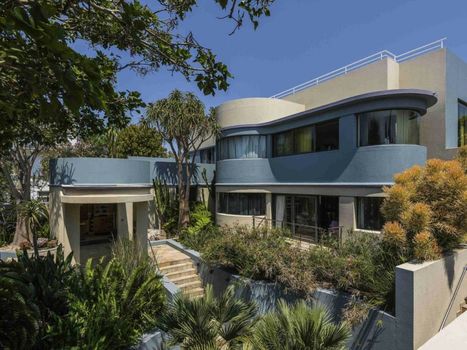 No5 Boutique Art Hotel by Mantis