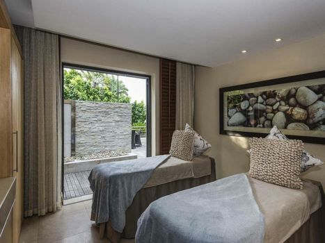 No5 Boutique Art Hotel by Mantis