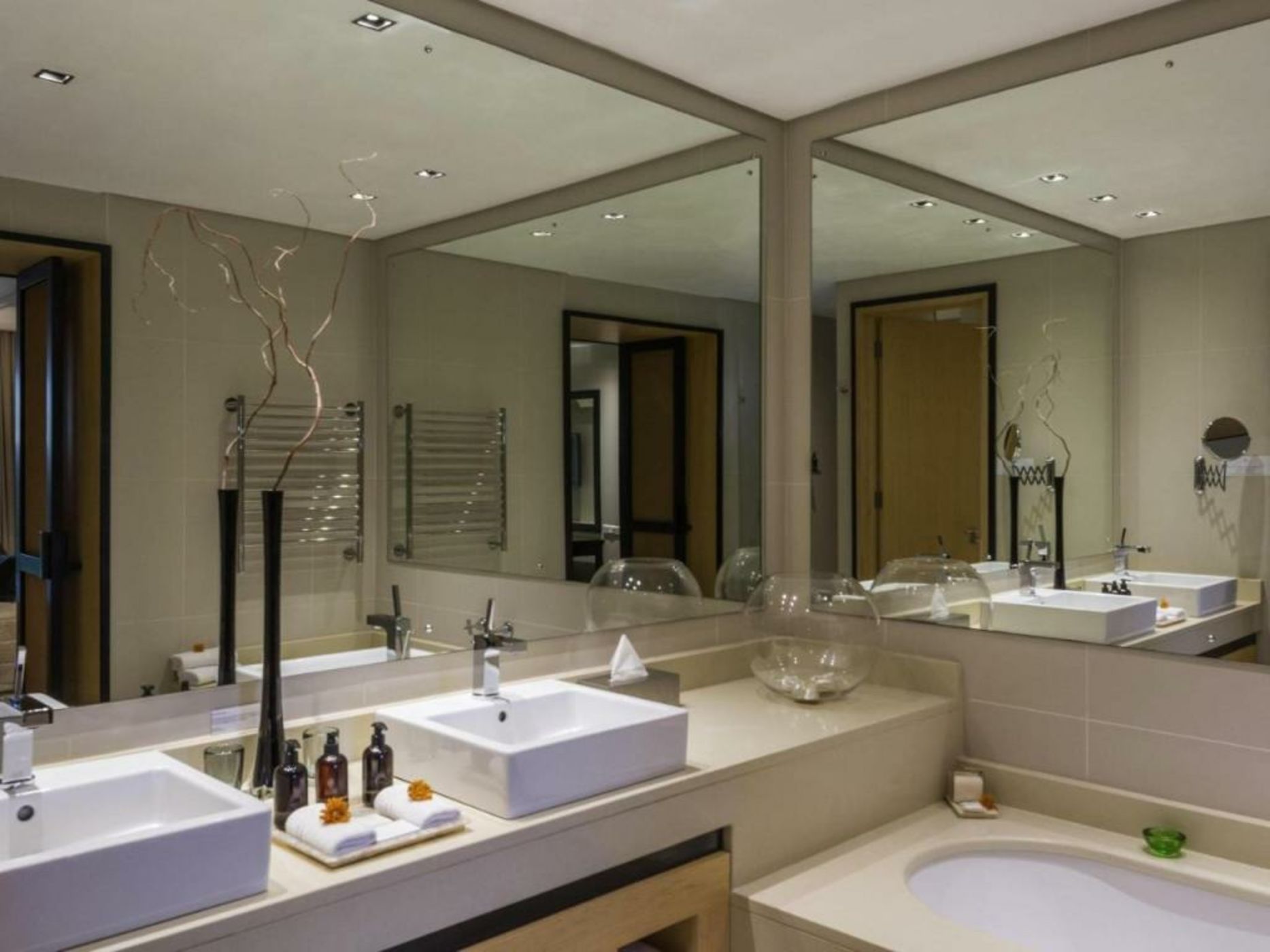 No5 Boutique Art Hotel by Mantis