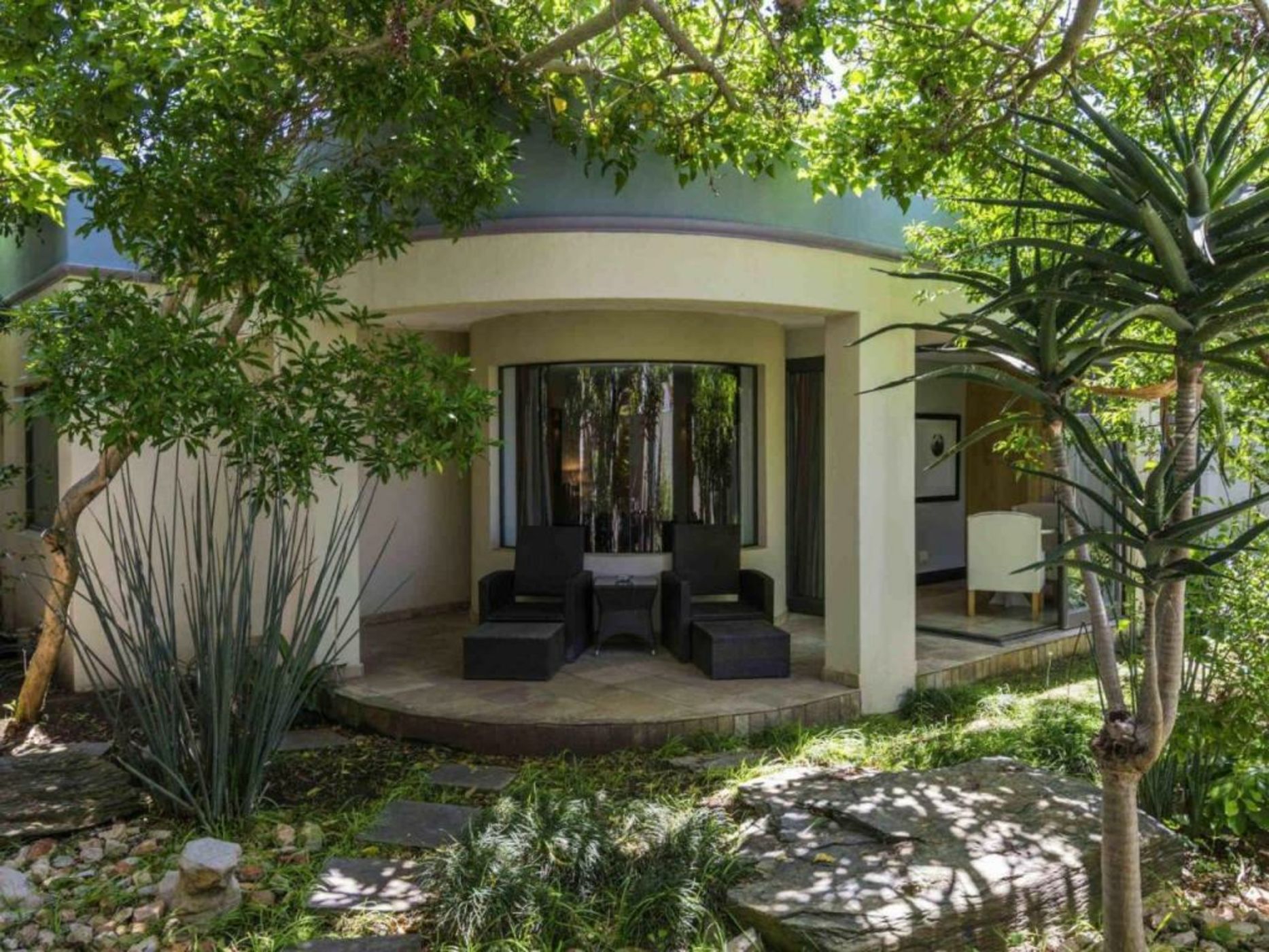 No5 Boutique Art Hotel by Mantis