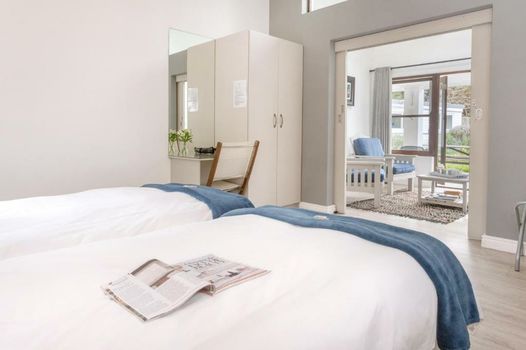 Sixteen Guesthouse on Main