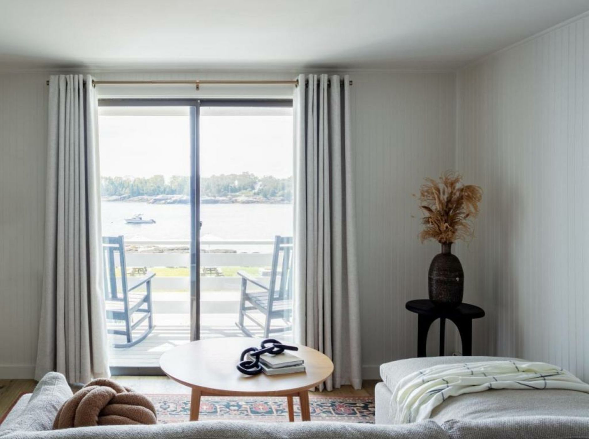 Bluebird Ocean Point Inn