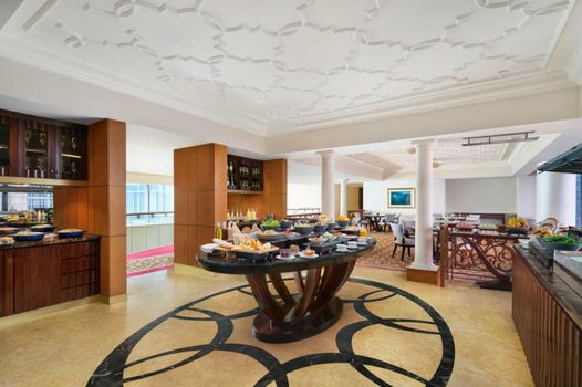 The Ritz-Carlton Jakarta, Mega Kuningan