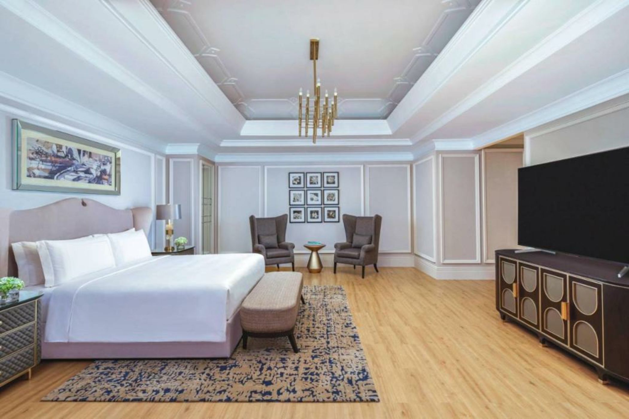 The Ritz-Carlton Jakarta, Mega Kuningan