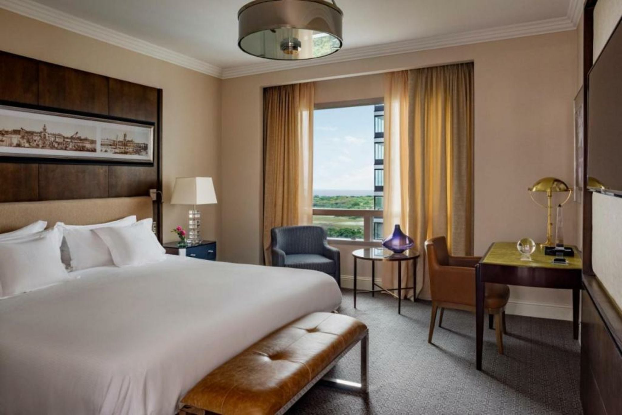 Alvear Icon Hotel