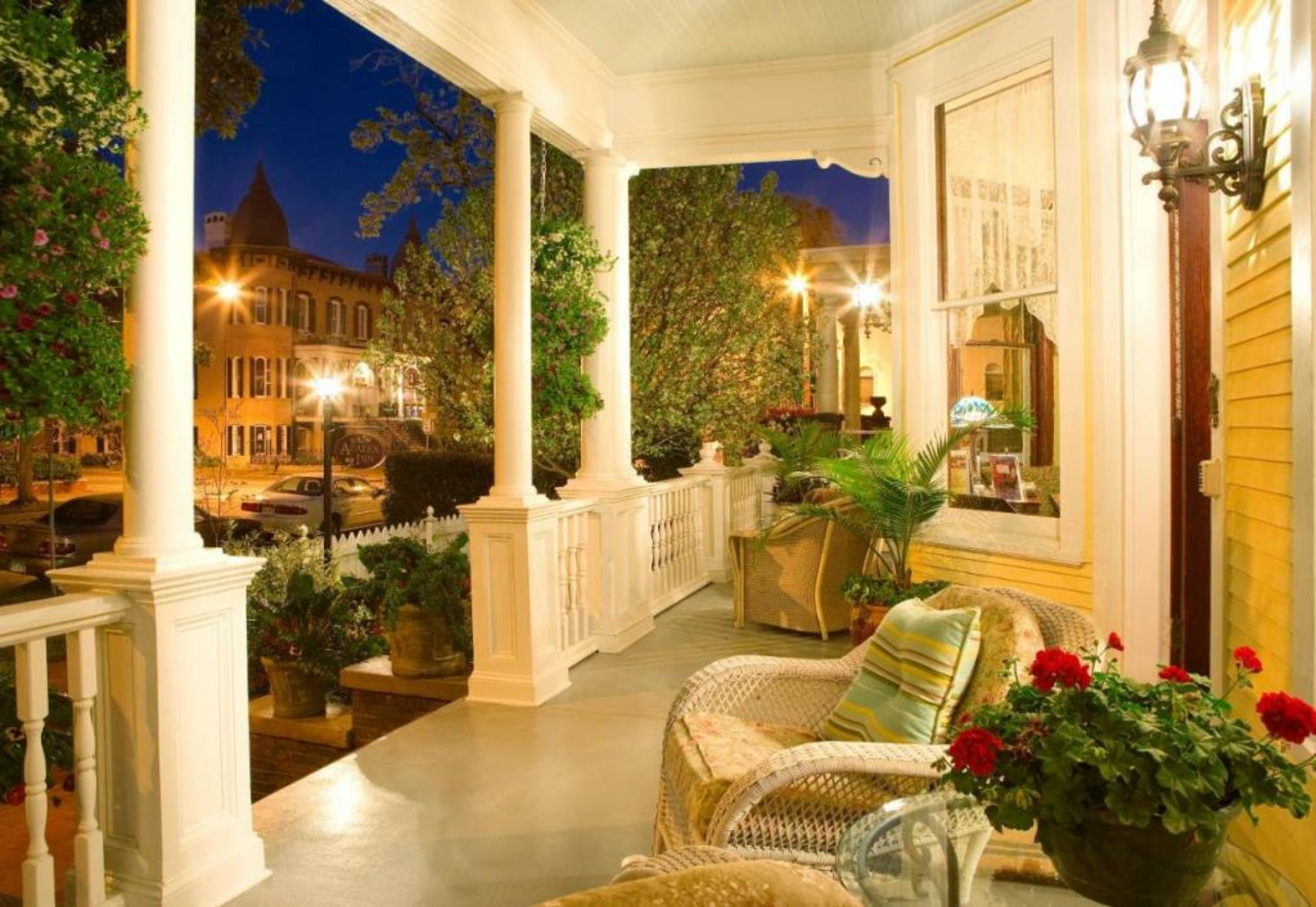 Azalea Inn and Villas