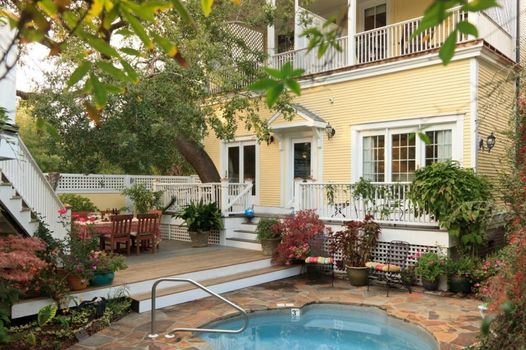 Azalea Inn and Villas