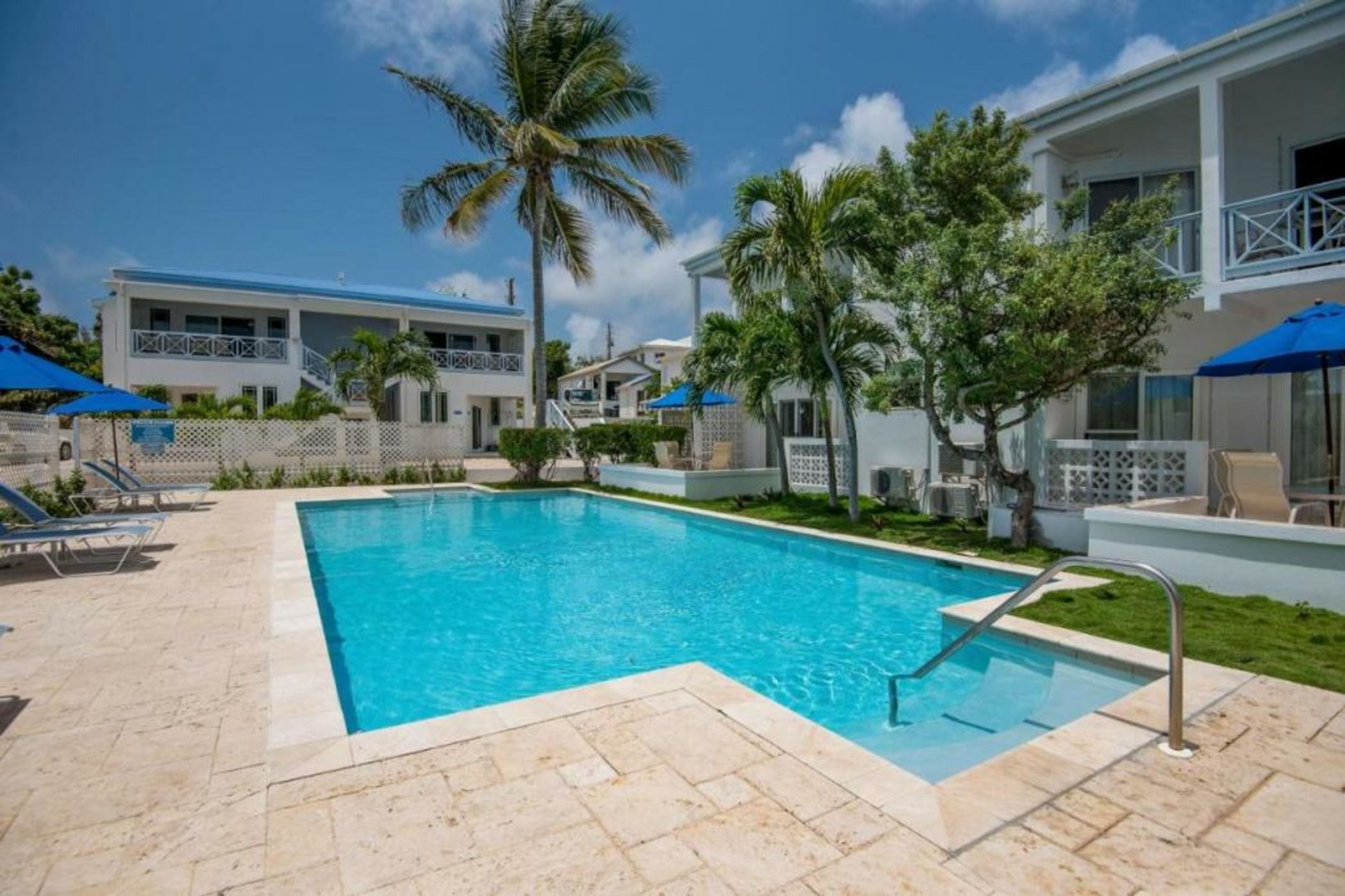 Shoal Bay Villas